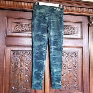 NWOT Camo Performance Leggings